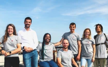 De gauche à droite sur la photo : Camille PRIGENT (Kayak Slalom), Vincent LEGENDRE, Président du Directoire du Groupe Legendre, Axelle ETIENNE (BMX Race), Louis NOEL (Para Triathlon), Jordan SARROU (VTT Cross-Country), Julia CHANOURDIE (Escalade – spécialité difficulté) et Gaëtan ALIN (Breakdance).