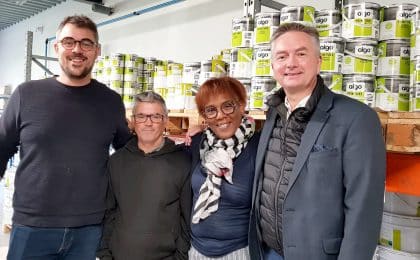 Lionel Bouillon (a droite), président fondateur d'Algo Paint aux côtés de Corine Dracond (responsable de l'Atelier Utopi), Alain Graland, équipier et David Lécuyer, responsable de production Ago Paint