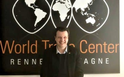 Franco-américain avec un parcours multiculturel et vivant à Rennes, Nicholas Beaty est passionné par les relations internationales. Franco-américain avec un parcours multiculturel et vivant à Rennes, Nicholas Beaty est passionné par les relations internationales.