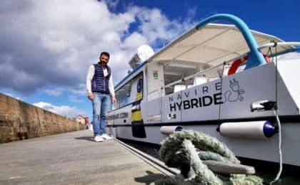 David André, à la tête de la compagnie « Sur mer Bréhat » a investi 800 K€ dans ce premier navire hybride David André, à la tête de la compagnie « Sur mer Bréhat » a investi 800 K€ dans ce premier navire hybride