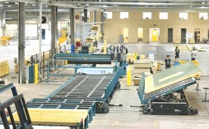 l’usine vise une capacité de production de 100 000 m² d’ossature bois et une autonomie complète sur la construction hors site