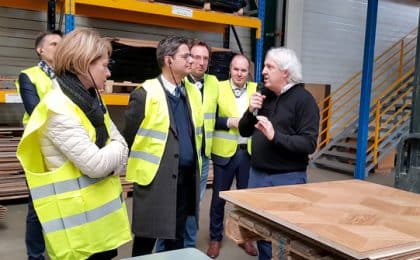 Xavier Panaget ( à droite), PDG de Design Parquet a ouvert les portes de son atelier à Isabelle Le Callennec, Maire de Vitrée , Nicolas Dufourcq , Directeur général de Bpifrance, et Tanguy Roudaut , Directeur régional Bpifrance