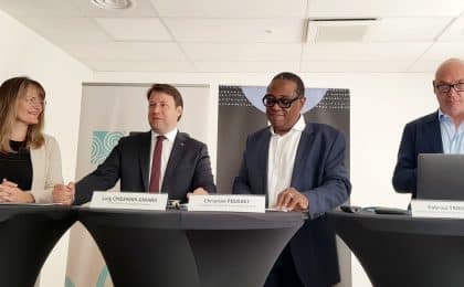 De g à d : Emmanuelle Degrauwe, DGA BPGO, Loïg Chesnais-Girard, Président de la Région, Christian Pousset, Fondateur du FEB et Fabrice Trousson, Directeur du FEB