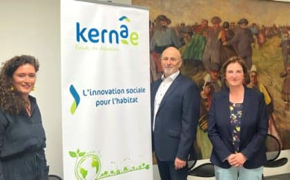 De gauche à droite sur la photo Laurine le Floc’h animatrice de la communauté j’accueille Jacques le guennec PResident groupe CIB et Fonds de dotation Kernae Anne Sophie Le Joly, directrice du Fonds de dotation Kernae.